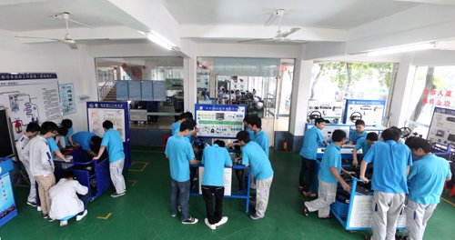 学汽修选万通4