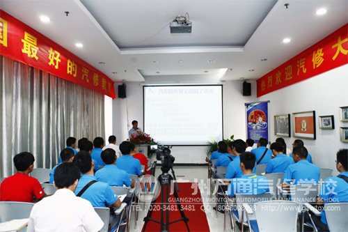 万通杯总裁判长朱军与参赛老师面对面3