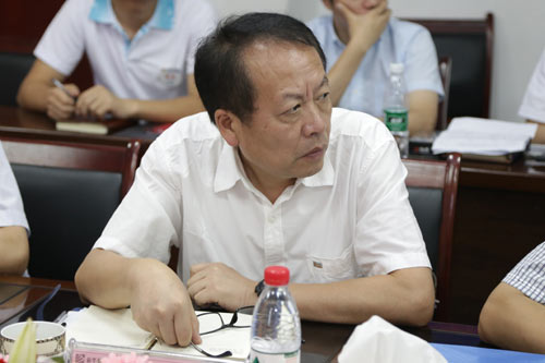 新华教育集团汽修事业部副总经理何扬