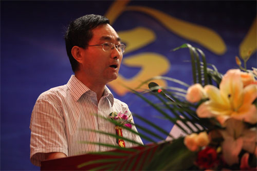 新华教育集团就业部副部长袁种宝致辞