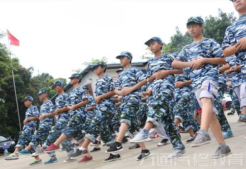认真训练