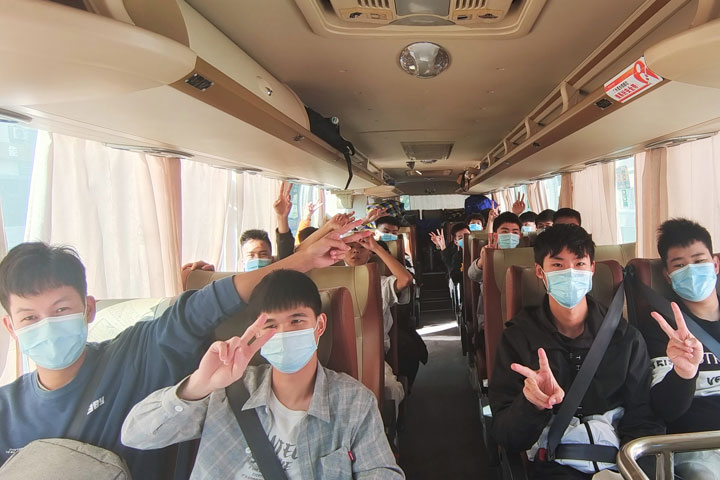 欢送学子赴广汽传祺就业